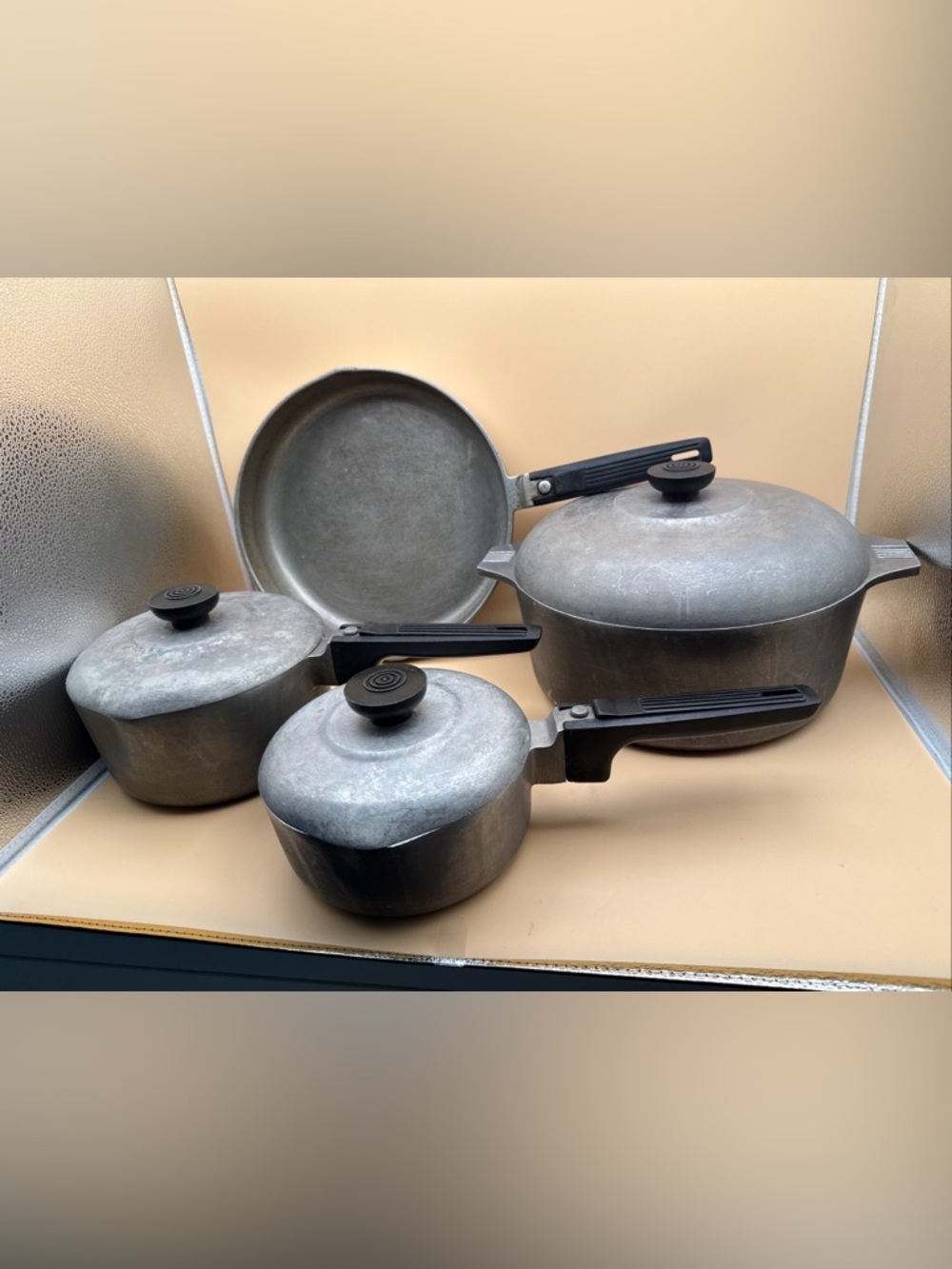 Vintage Wagner Aluminum Cookware Set with Black Handles - Gray